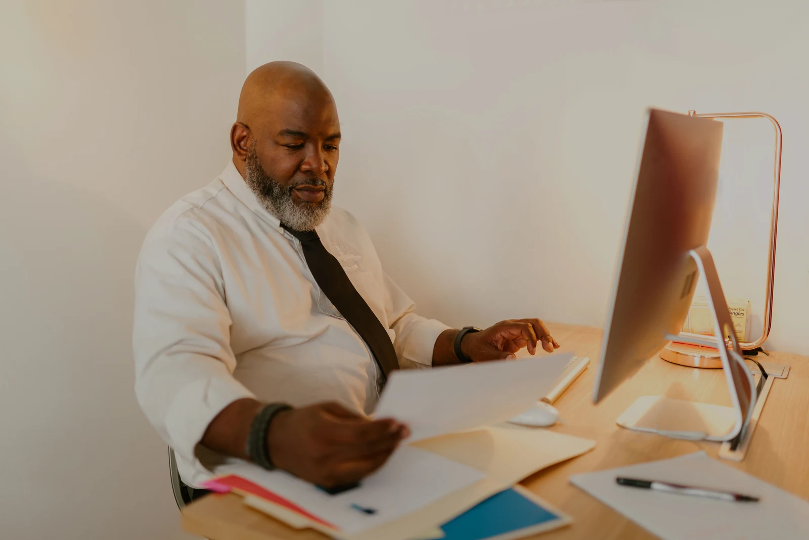 Staff scheduling vs rostering: what's the difference?